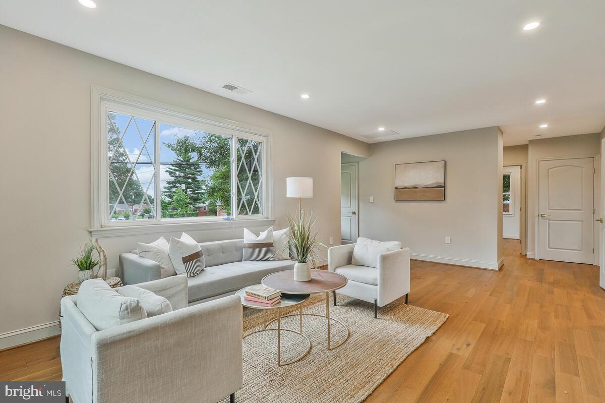 WAGGAMAN HEIGHTS - Residential