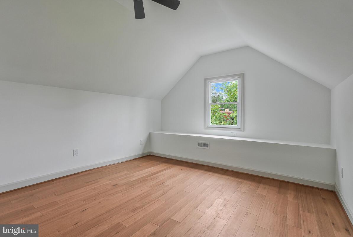 WAGGAMAN HEIGHTS - Residential