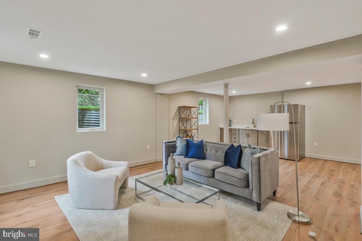 WAGGAMAN HEIGHTS - Residential