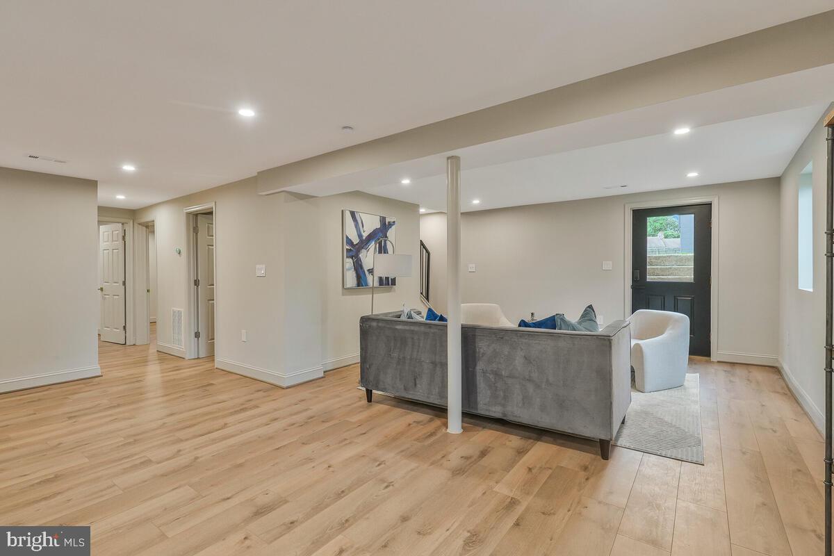 WAGGAMAN HEIGHTS - Residential