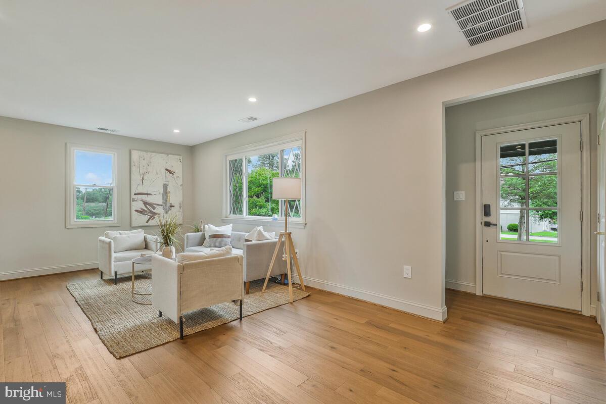 WAGGAMAN HEIGHTS - Residential