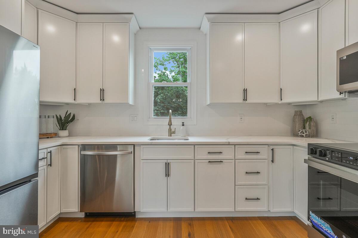 WAGGAMAN HEIGHTS - Residential