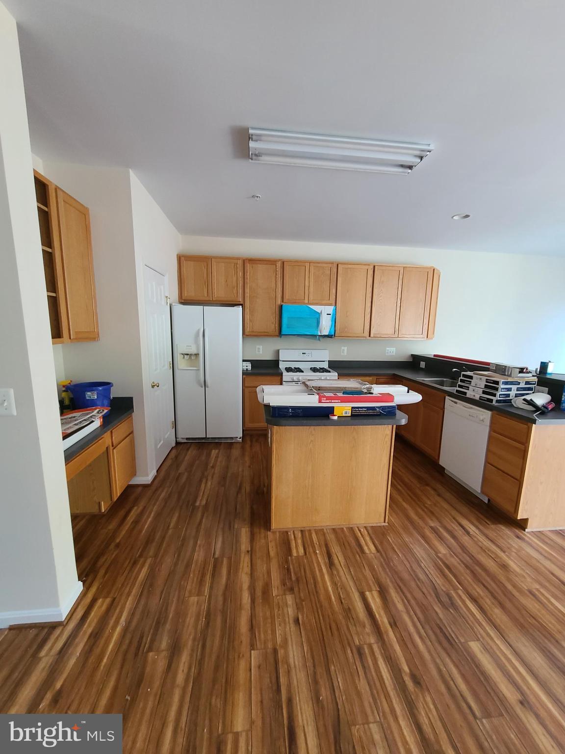 BEVERLY HILLS - Residential Lease