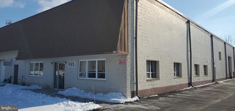 995 LOUIS DRIVE WARMINSTER PA 18974
