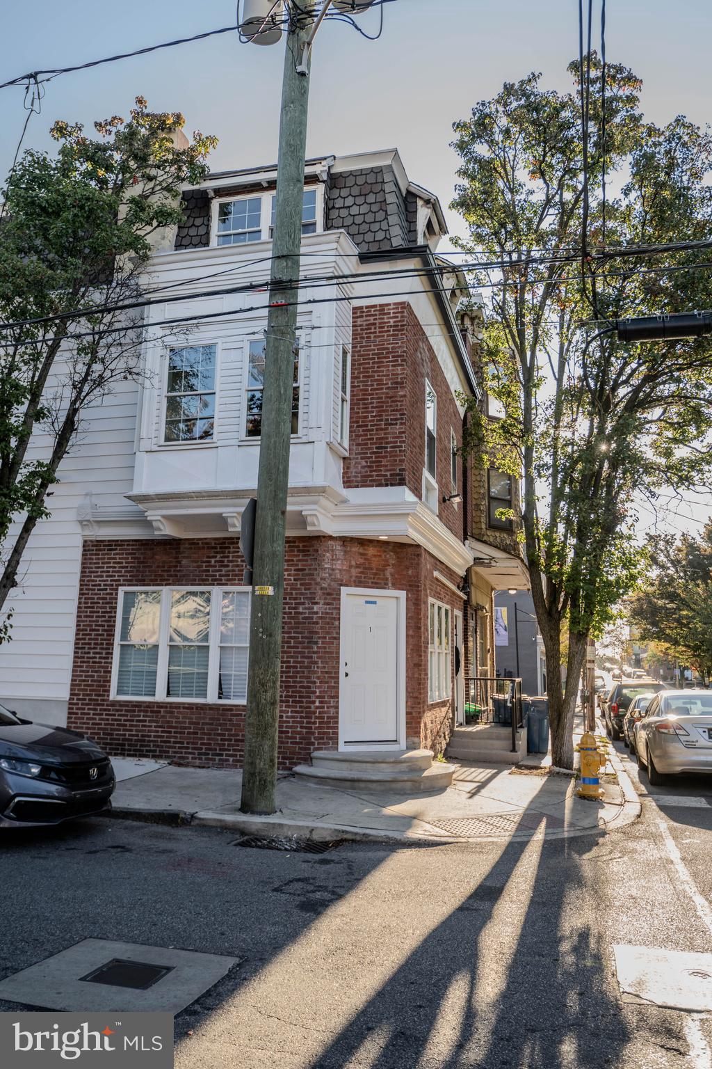 225 W 7TH STREET