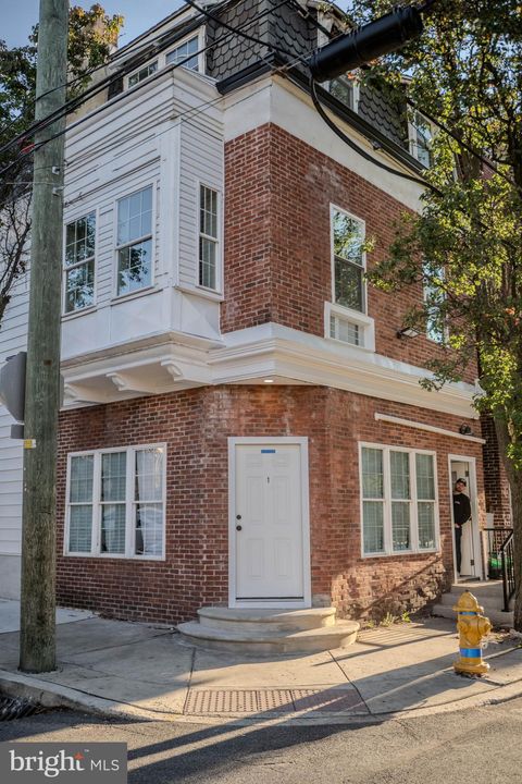 Photo of 225 W 7th Street, WILMINGTON, DE 19801 (MLS # DENC2091778) Photo of 225 W 7th Street, WILMINGTON, DE 19801 (MLS # DENC2091778)