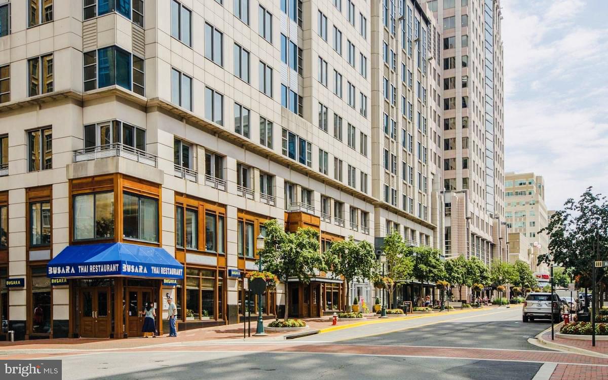 RESTON TOWN CENTER - Residential Lease