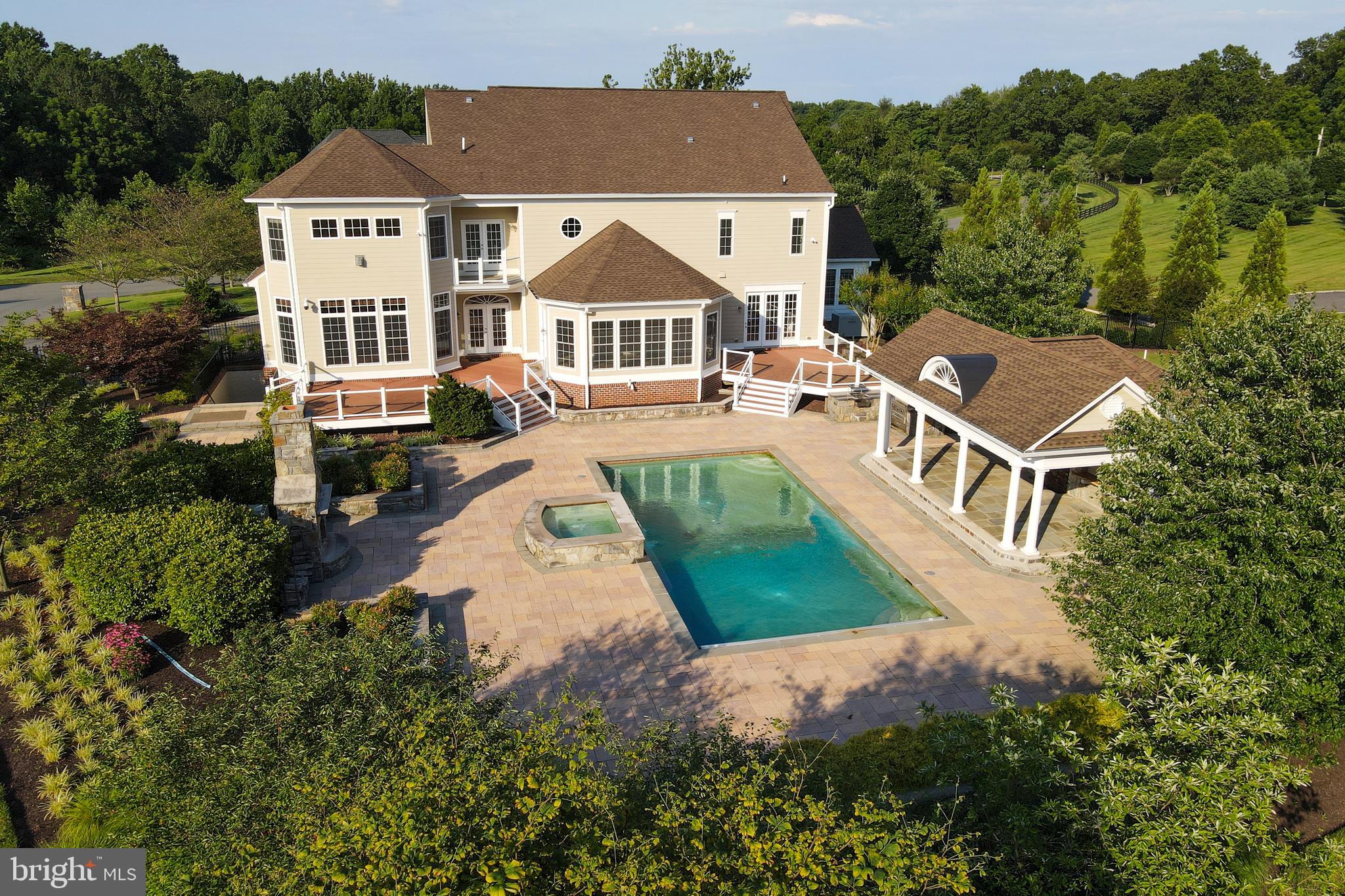 LONGMEADOW - Residential