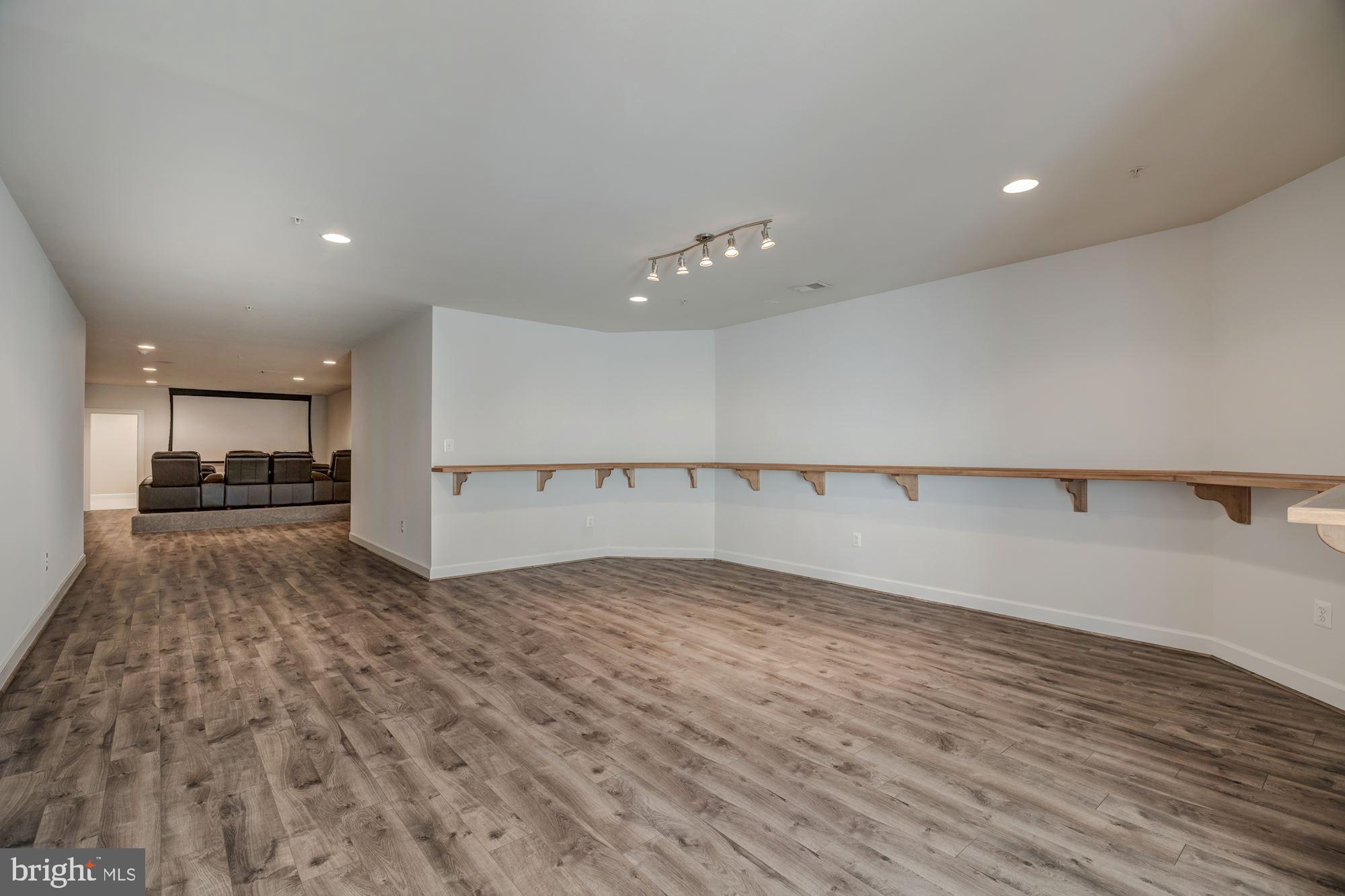 LONGMEADOW - Residential