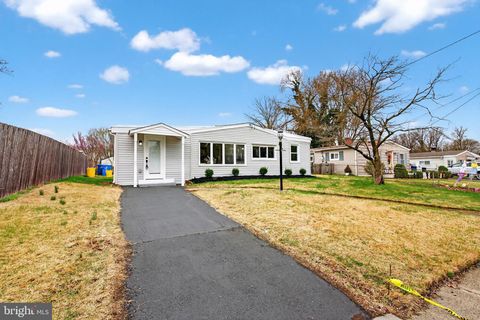 Photo of 226 Ruth Avenue, MAPLE SHADE, NJ 08052 (MLS # NJBL2107260)