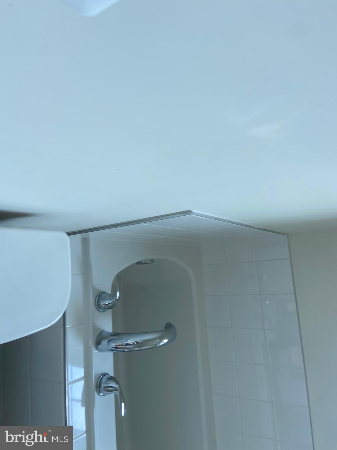 OVERLOOK AT RIVERSIDE TOWNHOMES - Residential Lease