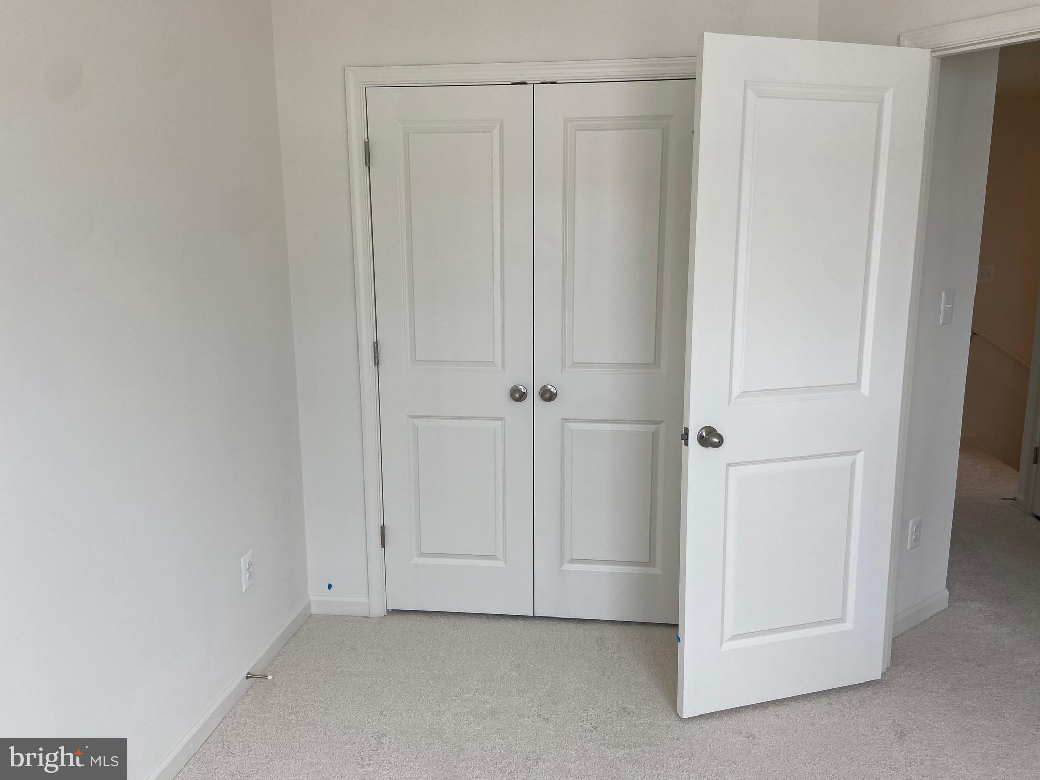 OVERLOOK AT RIVERSIDE TOWNHOMES - Residential Lease