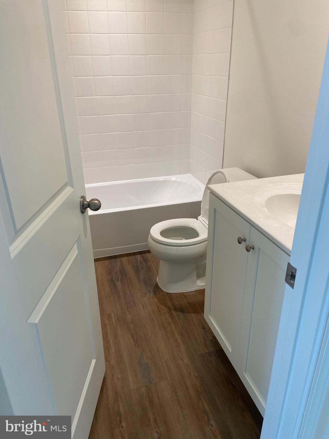 OVERLOOK AT RIVERSIDE TOWNHOMES - Residential Lease