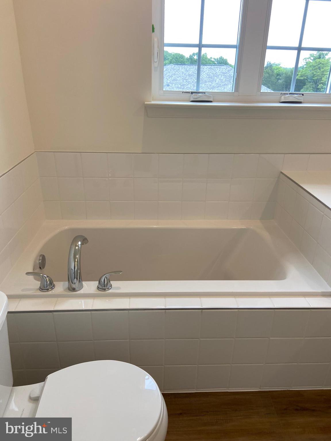 OVERLOOK AT RIVERSIDE TOWNHOMES - Residential Lease