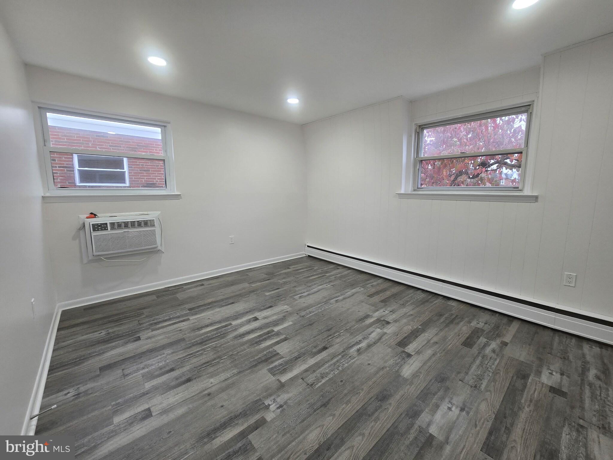 PHILADELPHIA (NORTHEAST) - Residential Lease