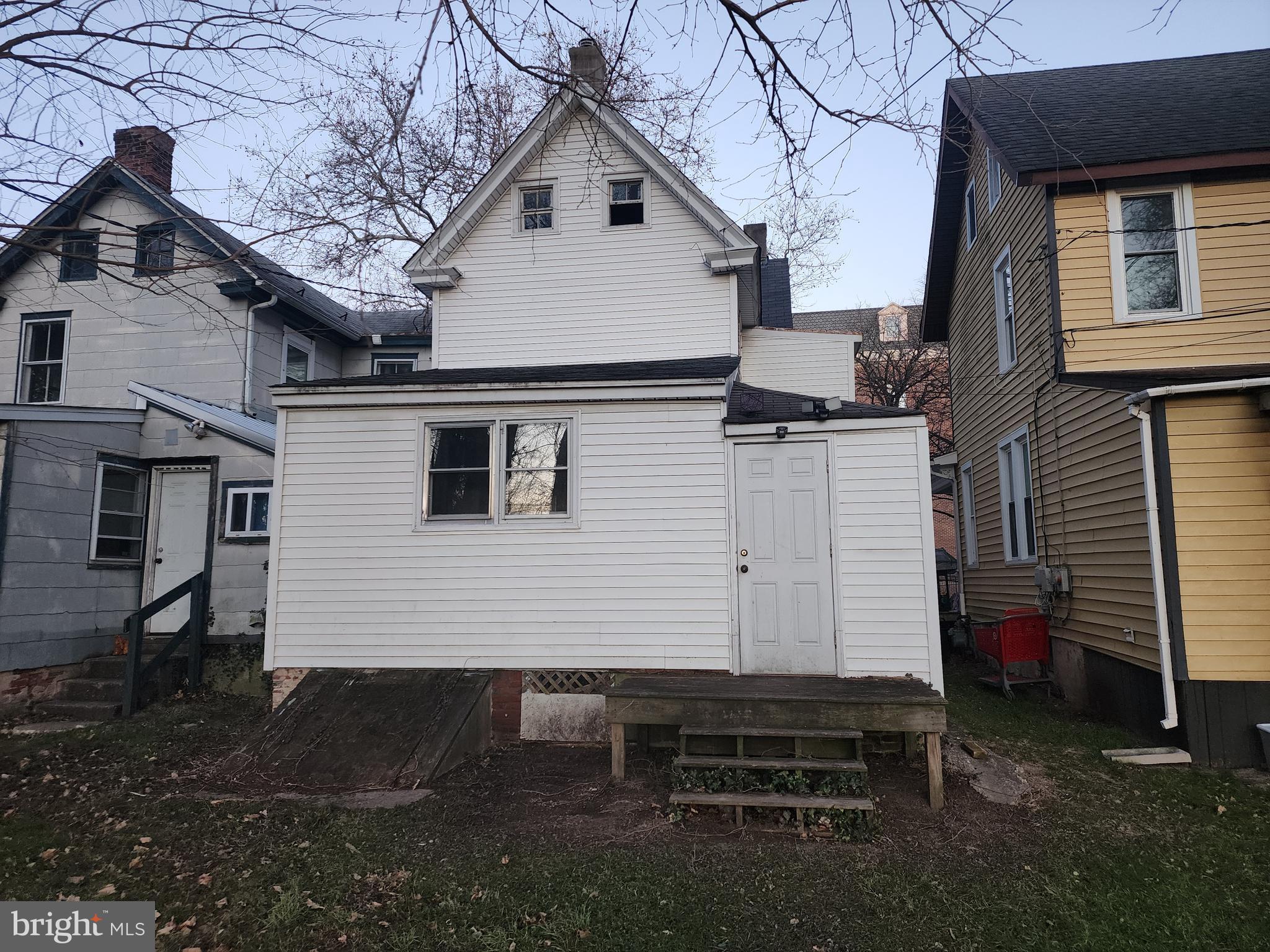 28 N GOVERNORS AVENUE