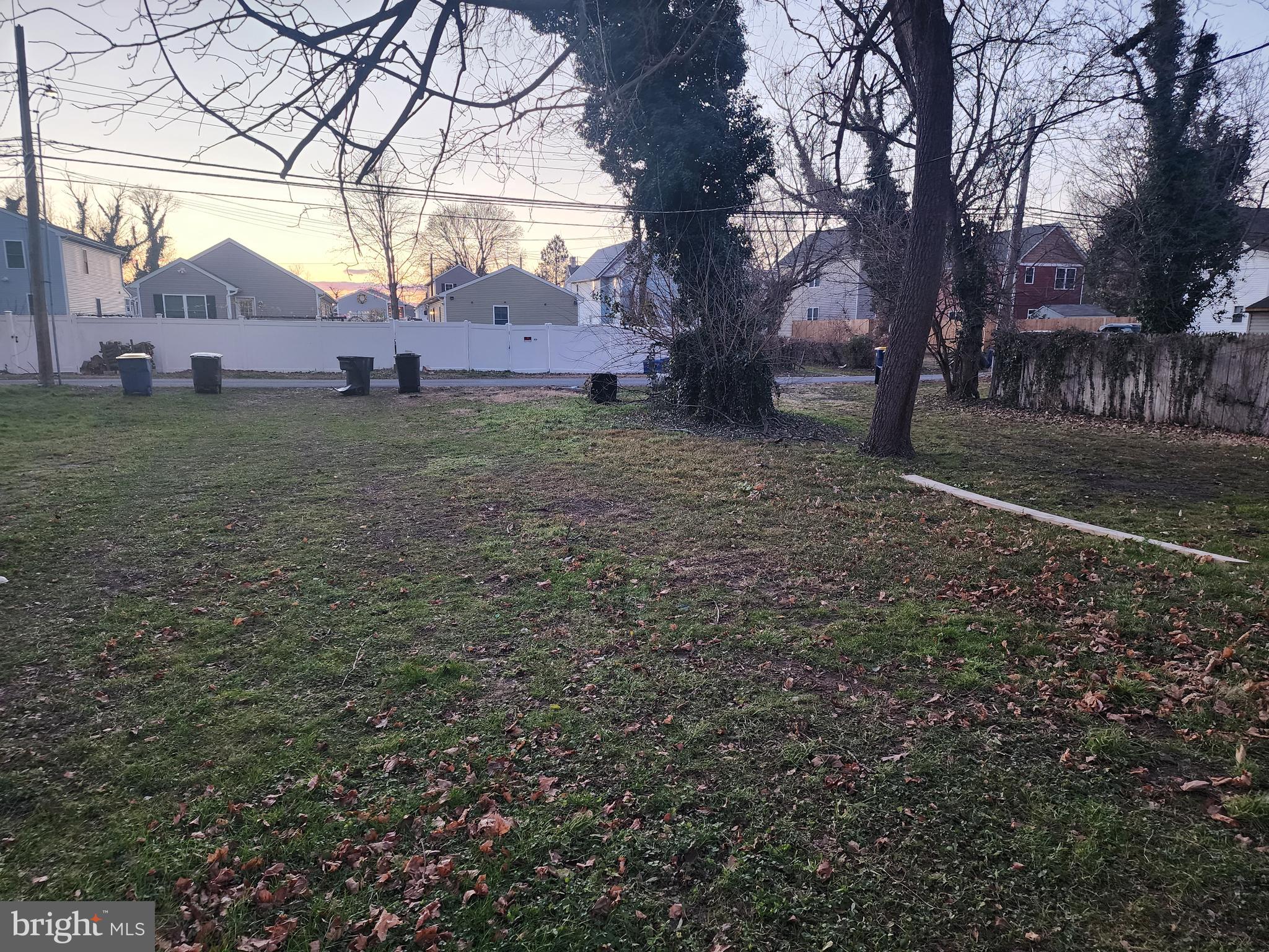 28 N GOVERNORS AVENUE