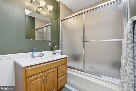 Tiny photo for 735 S Curley Street, BALTIMORE, MD 21224 (MLS # MDBA2212922)