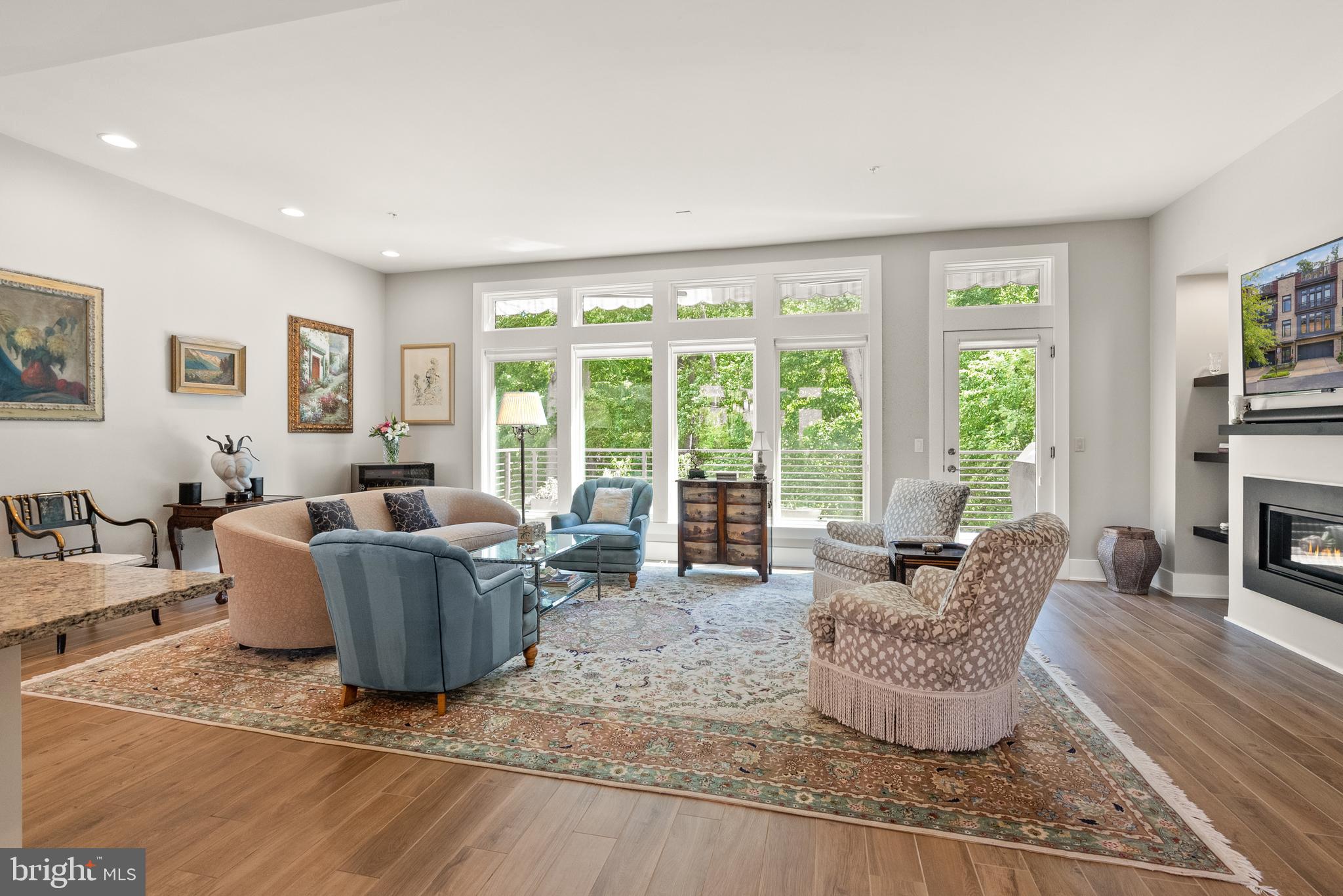 GROSVENOR HEIGHTS - Residential