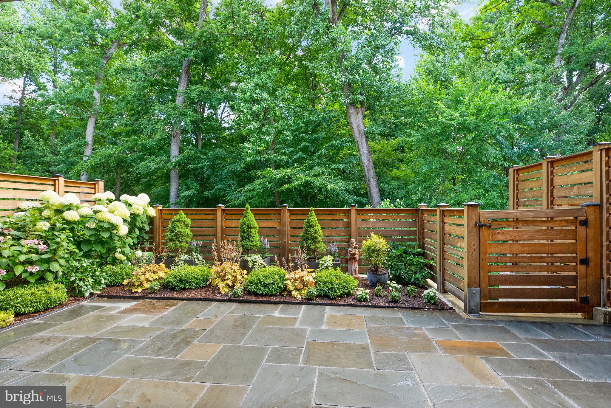 GROSVENOR HEIGHTS - Residential