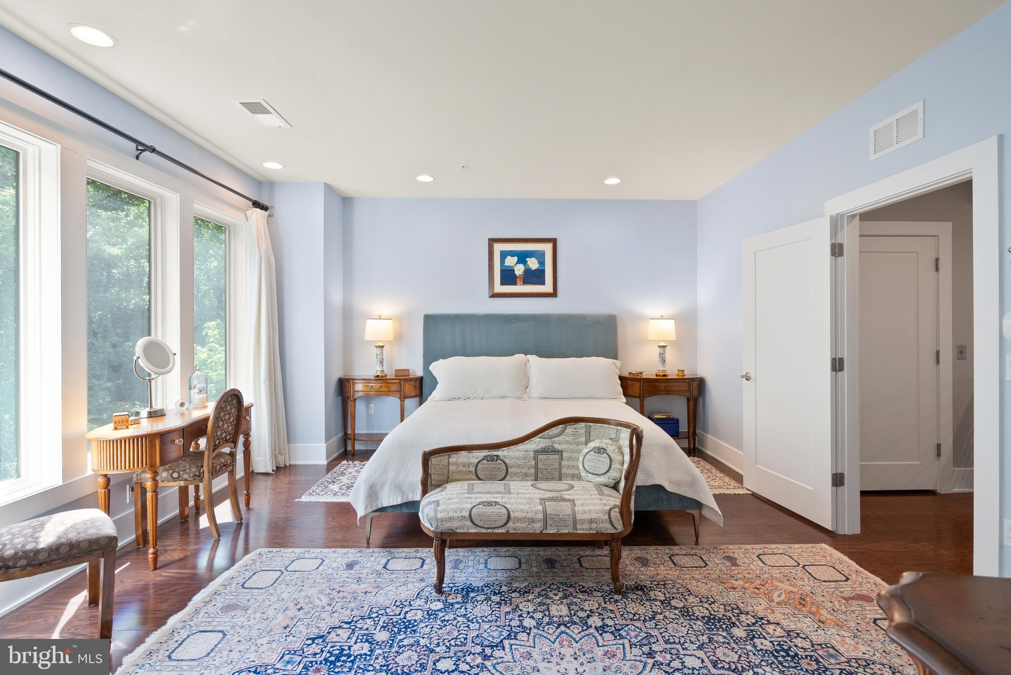 GROSVENOR HEIGHTS - Residential