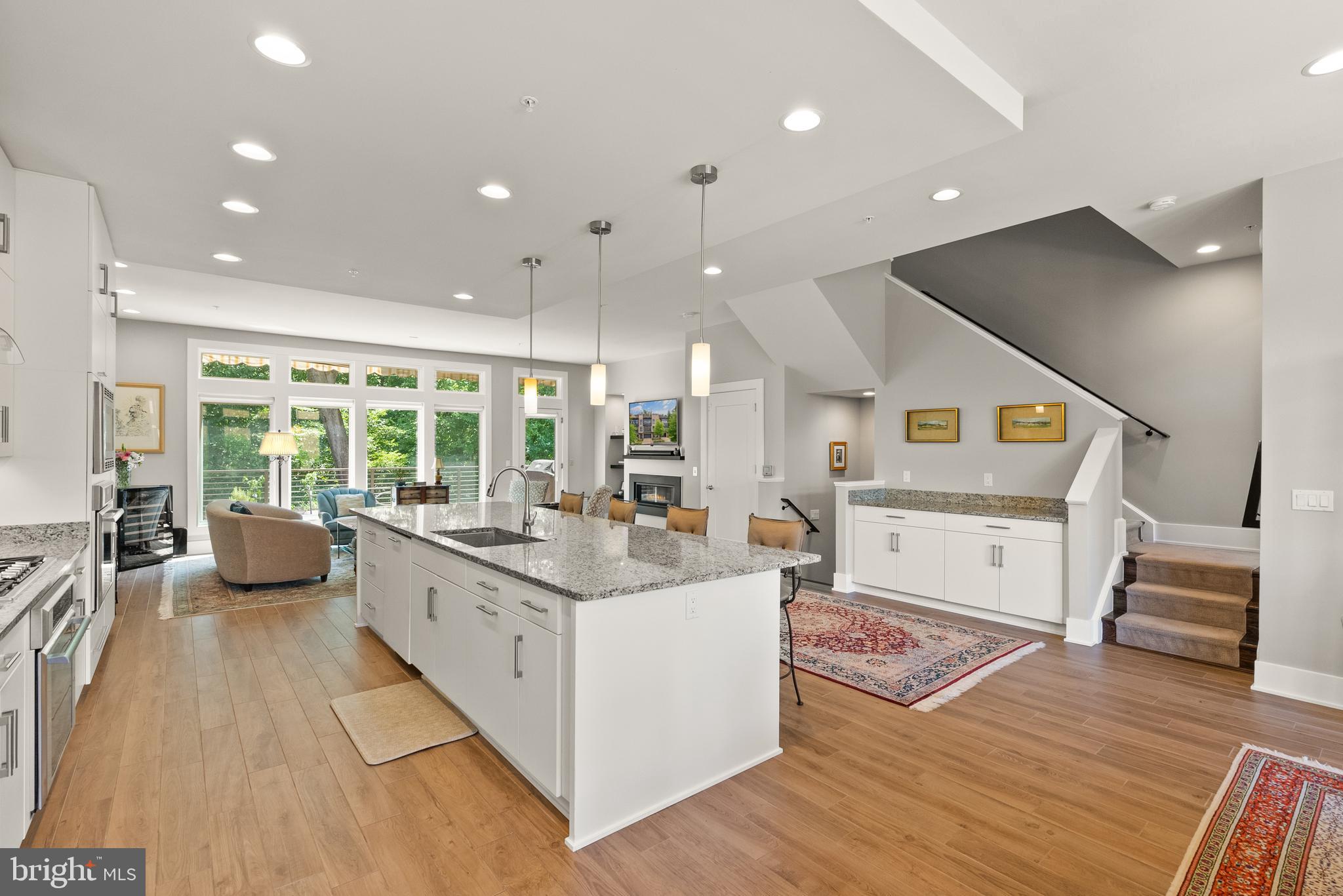 GROSVENOR HEIGHTS - Residential