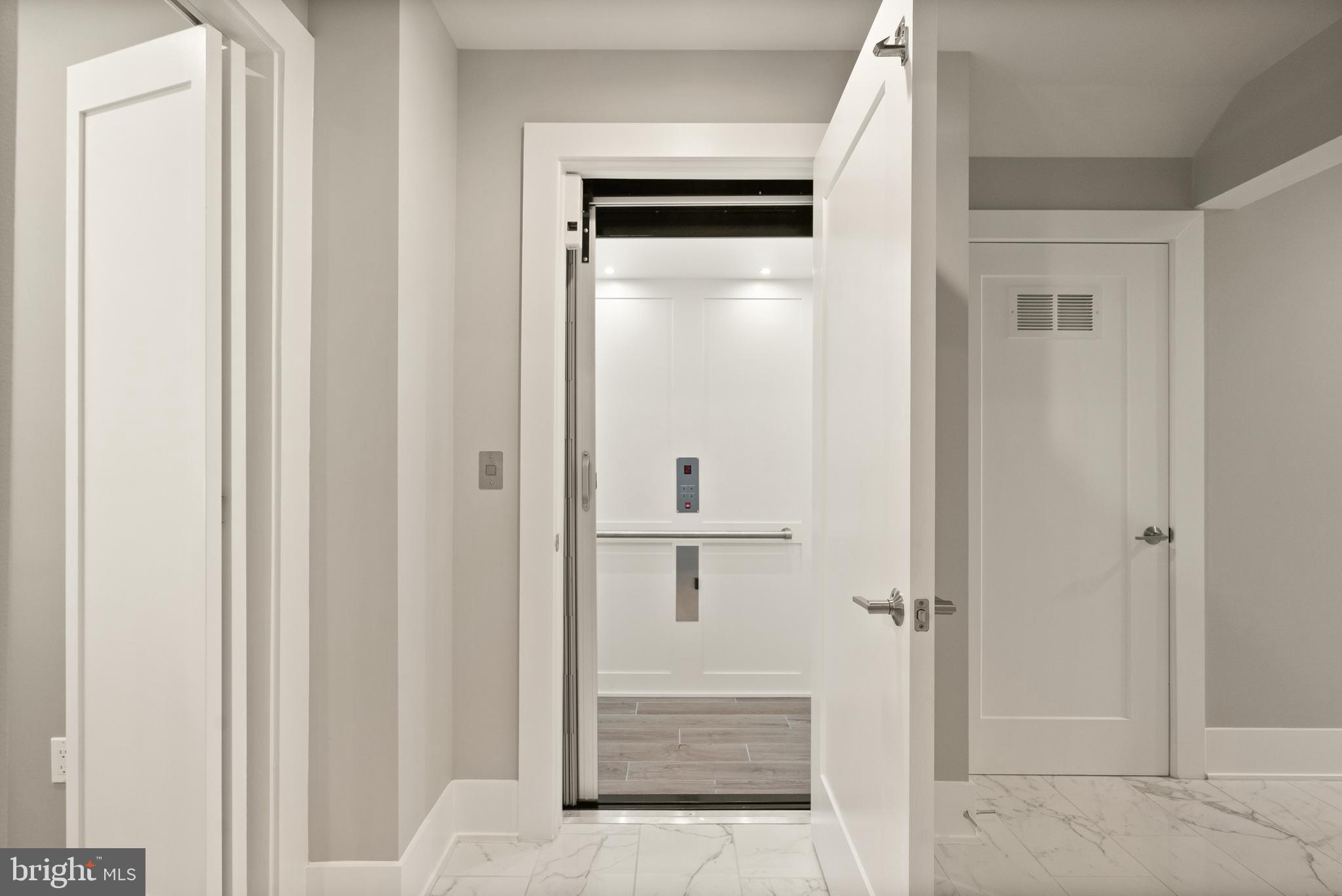 GROSVENOR HEIGHTS - Residential