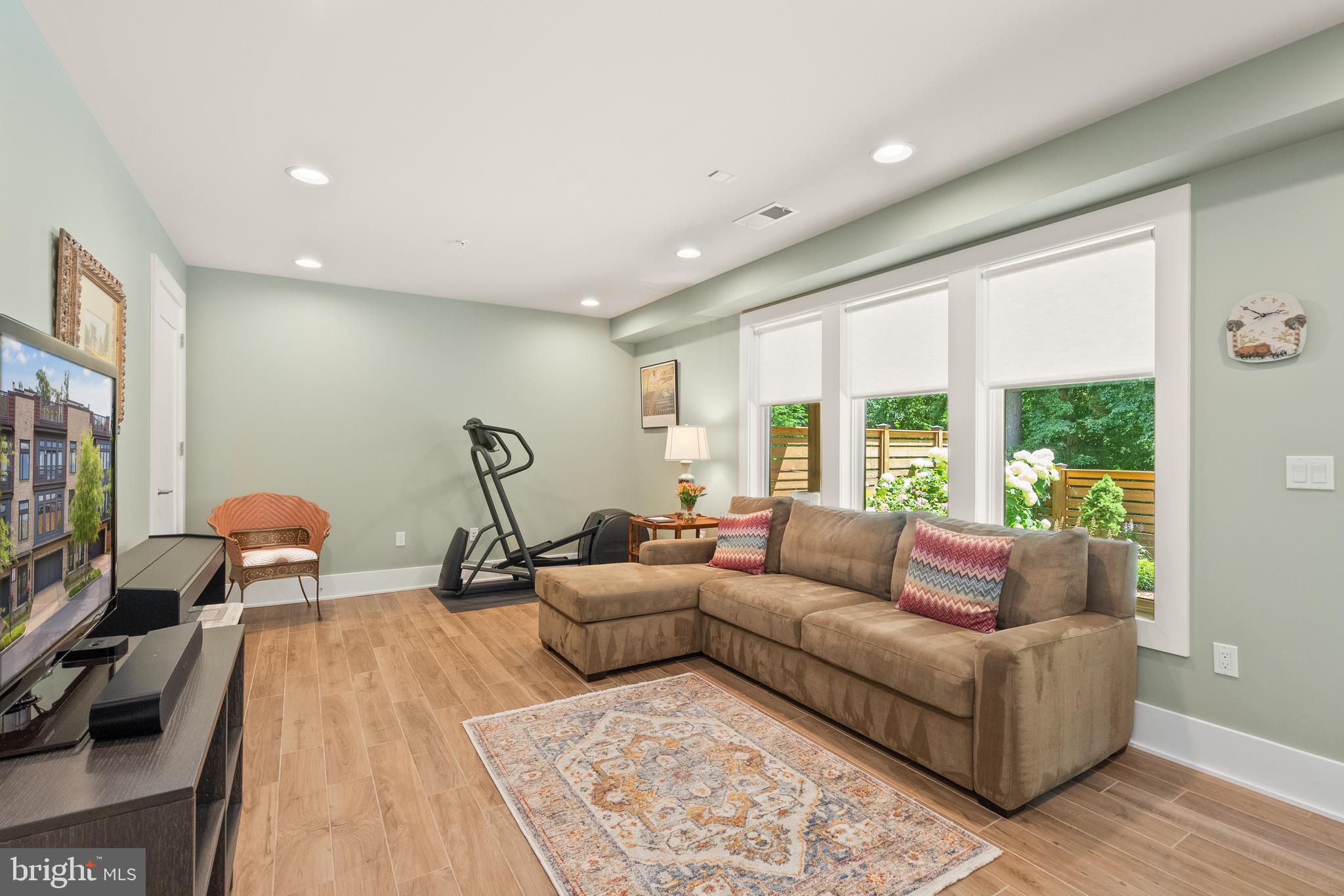 GROSVENOR HEIGHTS - Residential