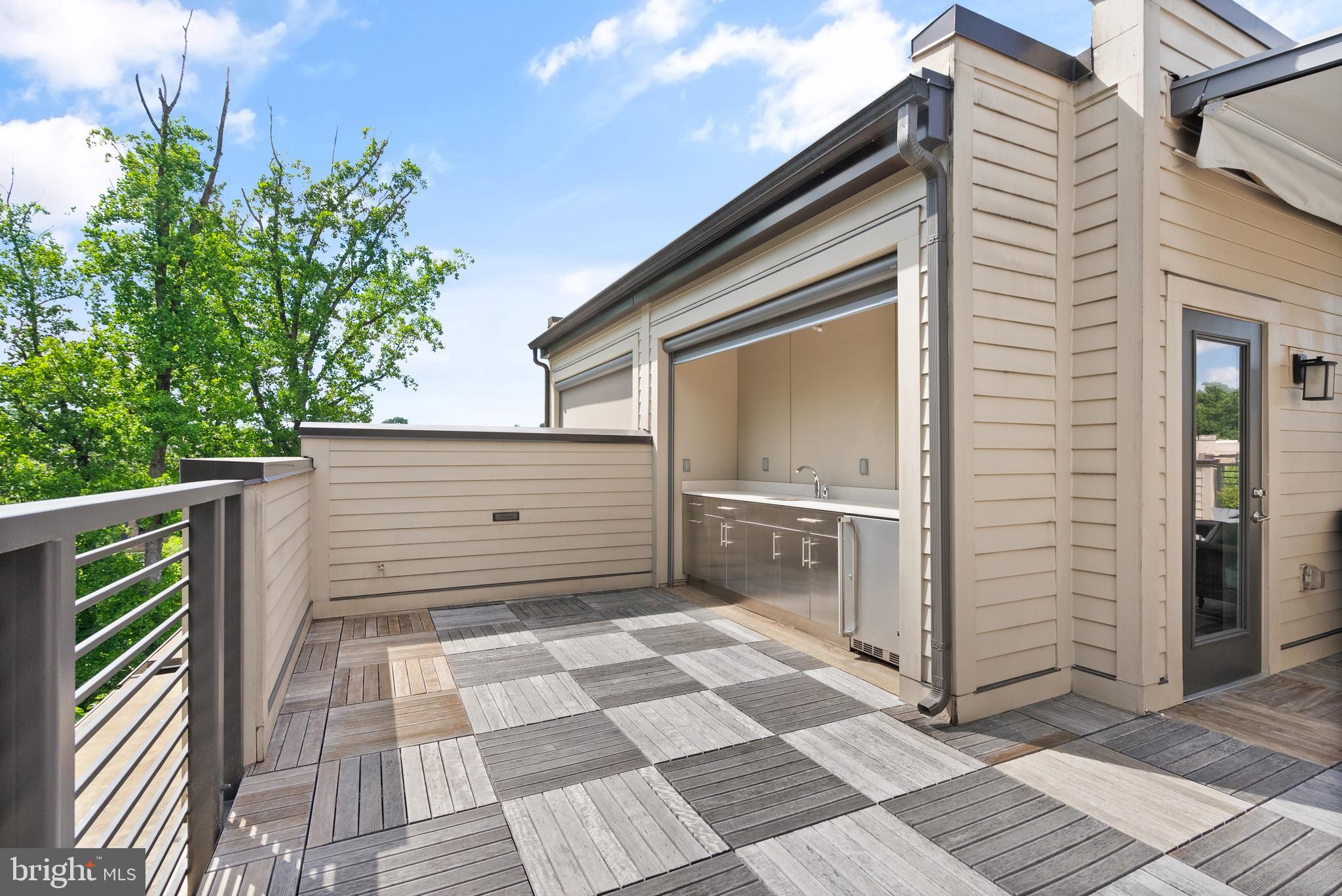 GROSVENOR HEIGHTS - Residential