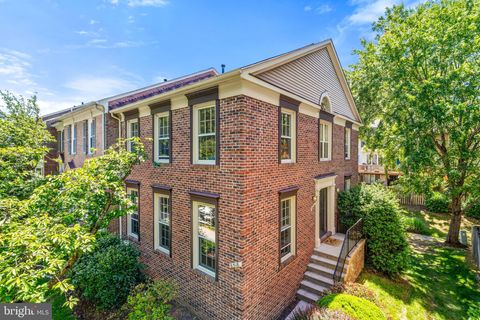Photo of 6518 Milva Lane, SPRINGFIELD, VA 22150 (MLS # VAFX2296820)