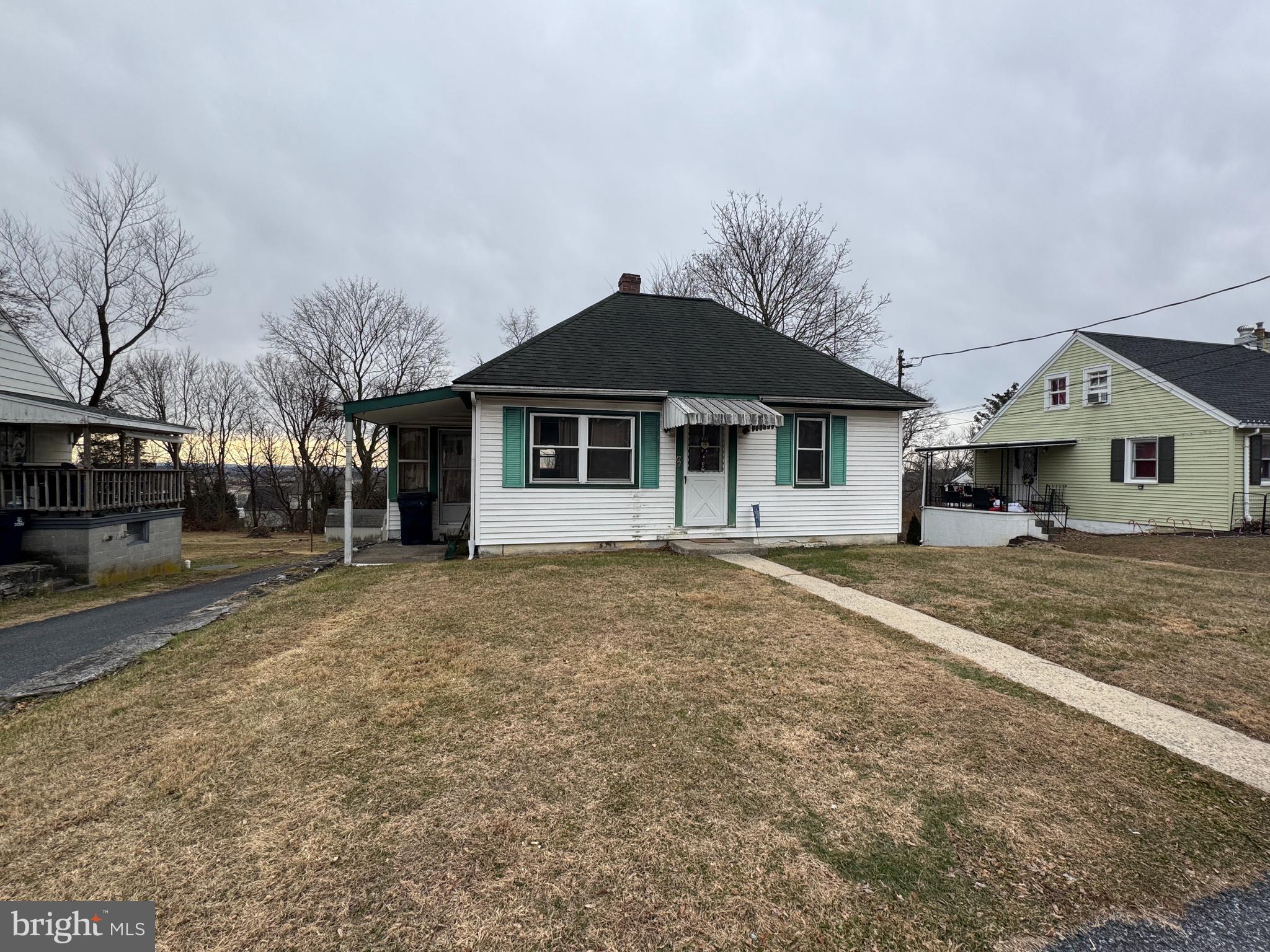 8 S CONESTOGA VIEW DRIVE