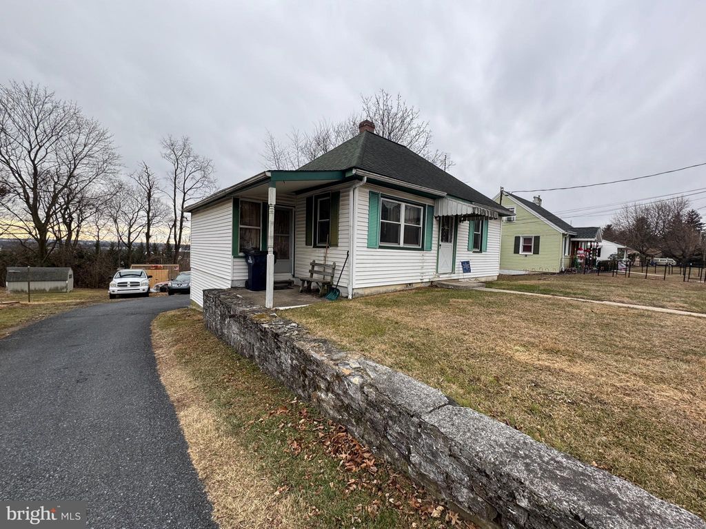 Photo of 8 S Conestoga View Drive, AKRON, PA 17501 (MLS # PALA2081976)