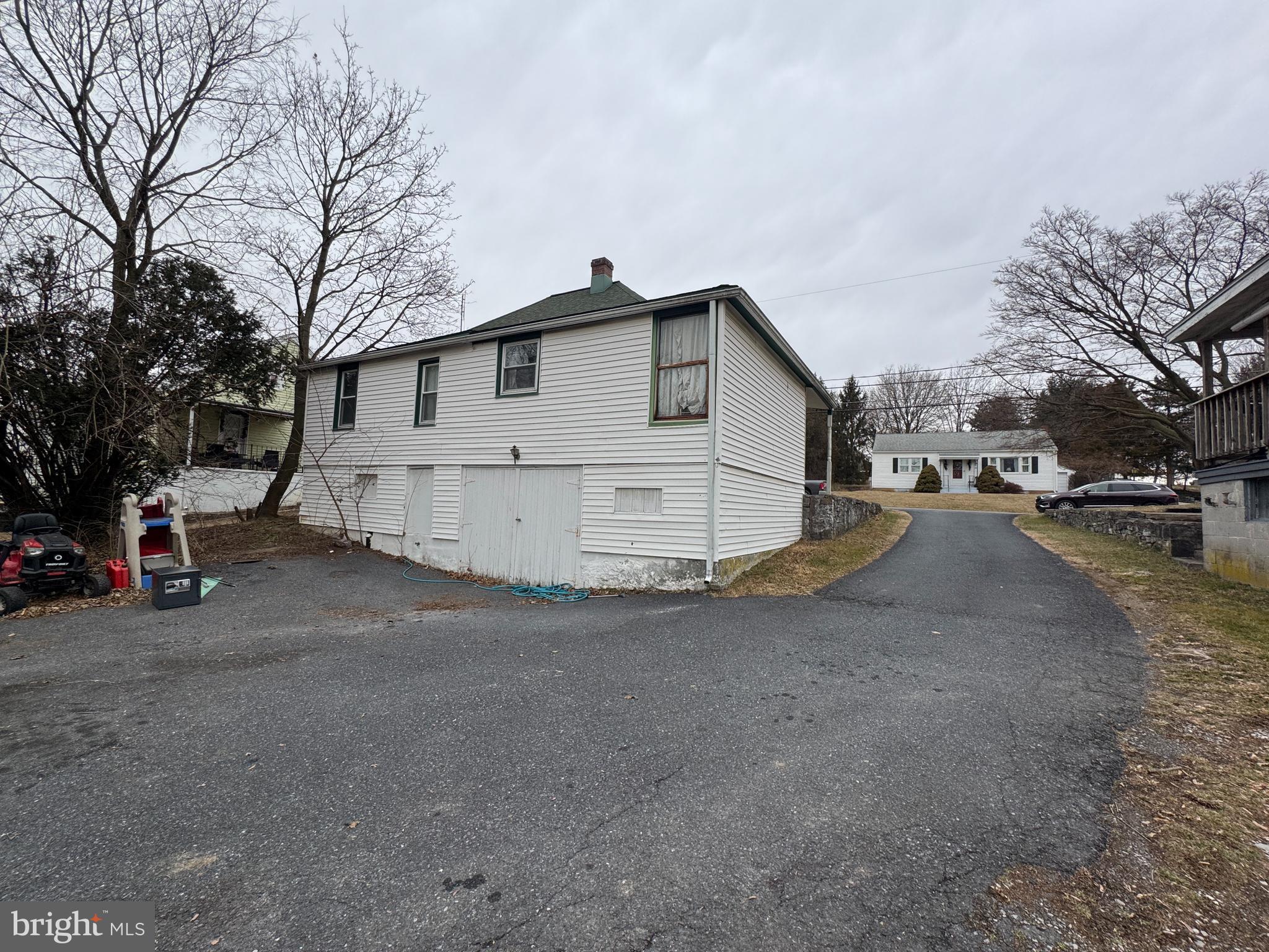 8 S CONESTOGA VIEW DRIVE