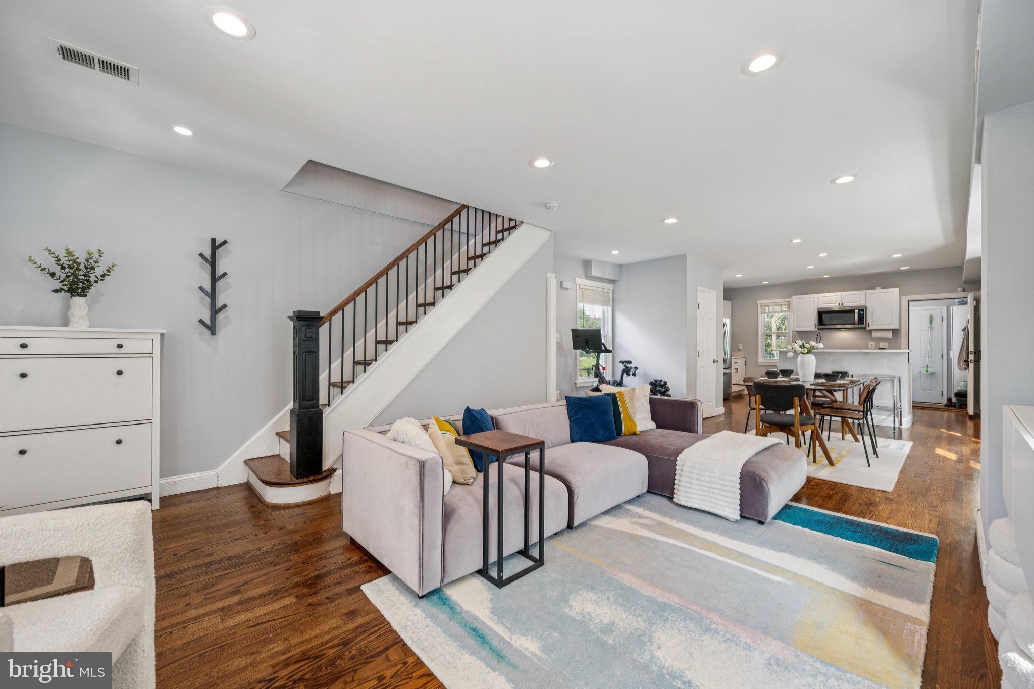 2849 MILLS AVENUE NE