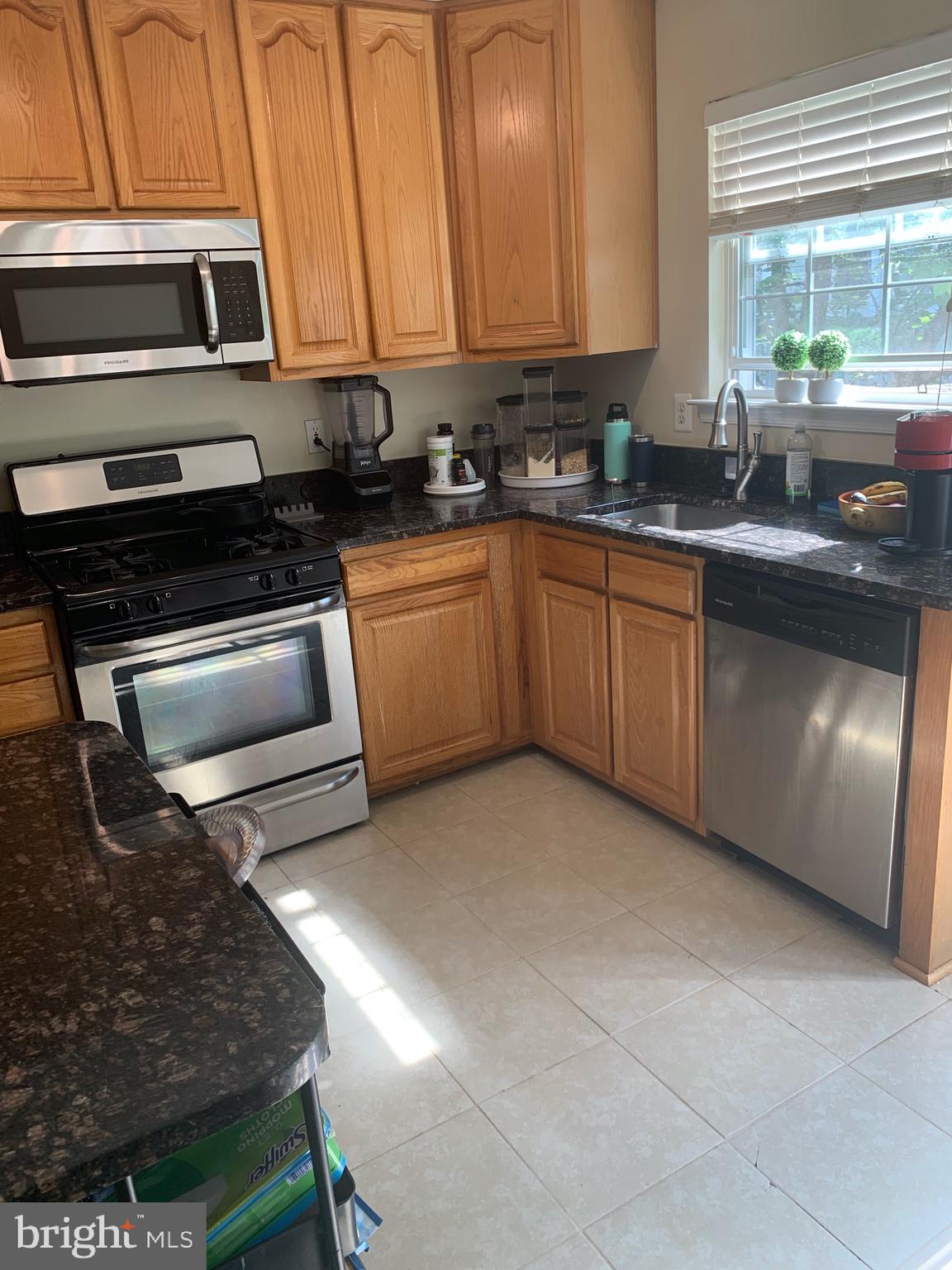 SHERBROOKE CONDO - Residential Lease