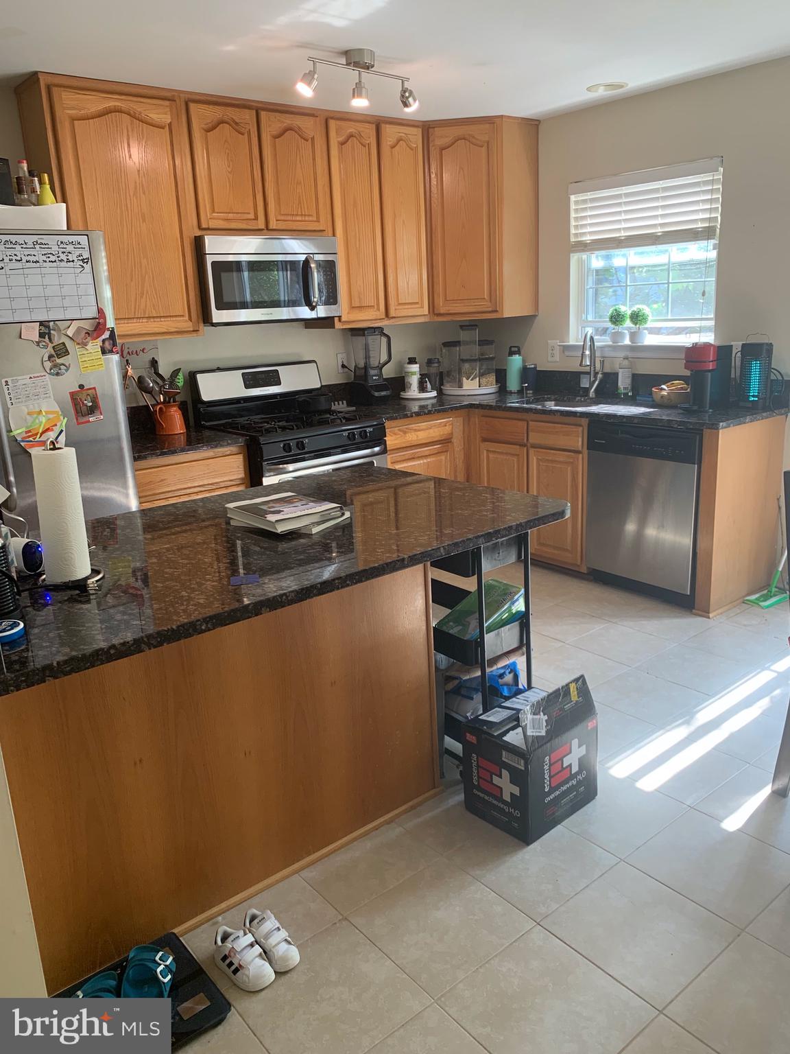 SHERBROOKE CONDO - Residential Lease