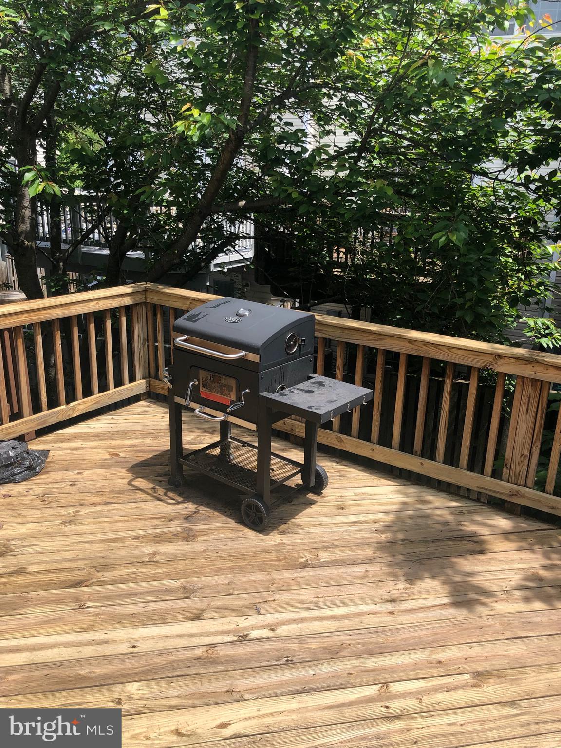 SHERBROOKE CONDO - Residential Lease