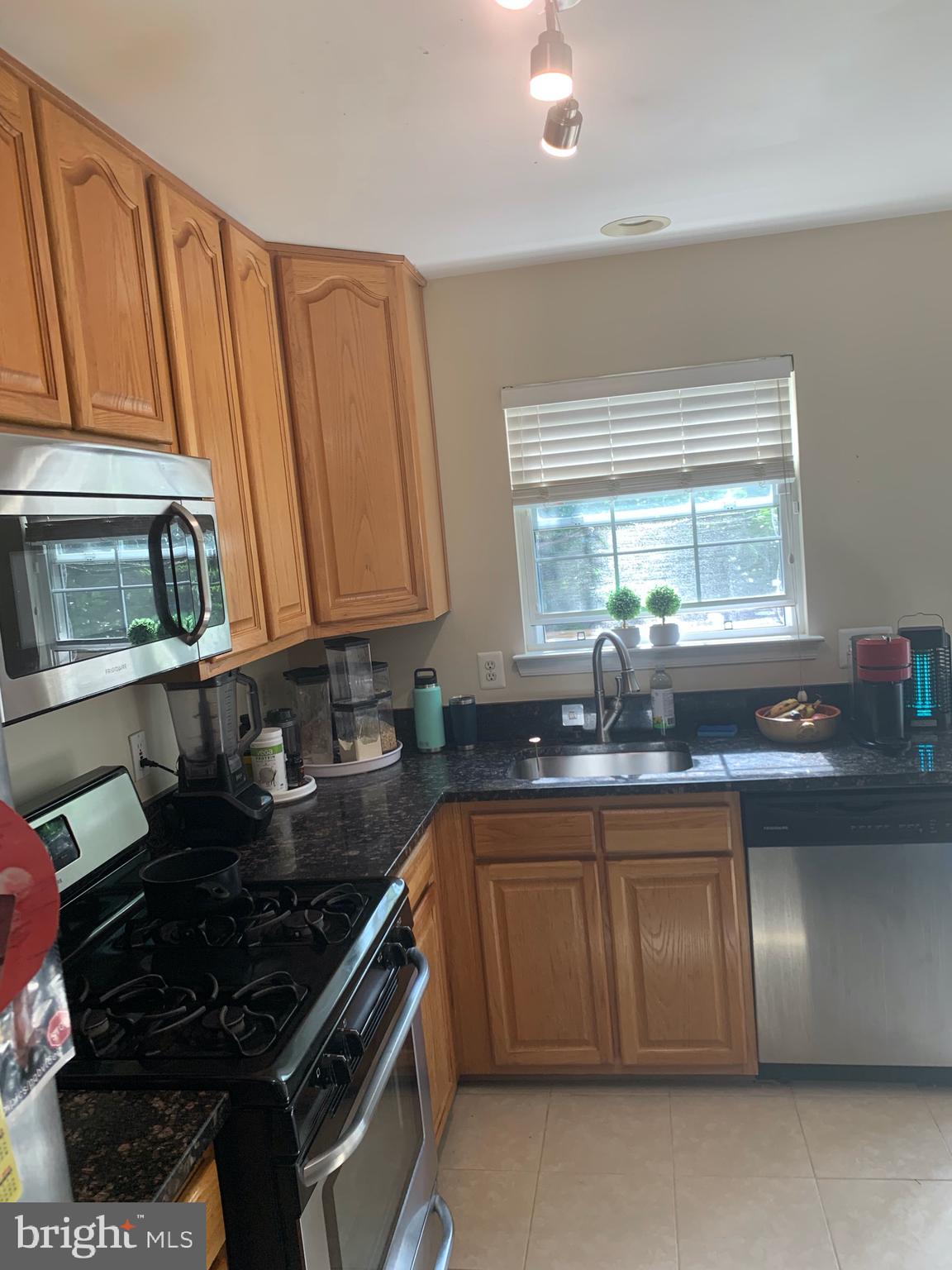 SHERBROOKE CONDO - Residential Lease