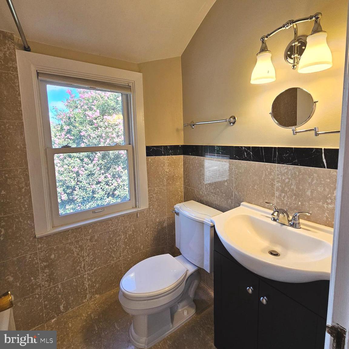 GLENCARLYN - Residential Lease