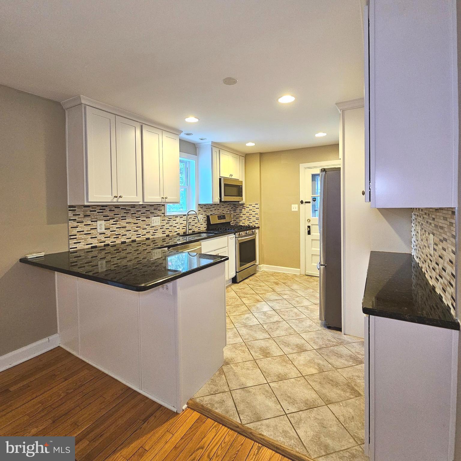 GLENCARLYN - Residential Lease