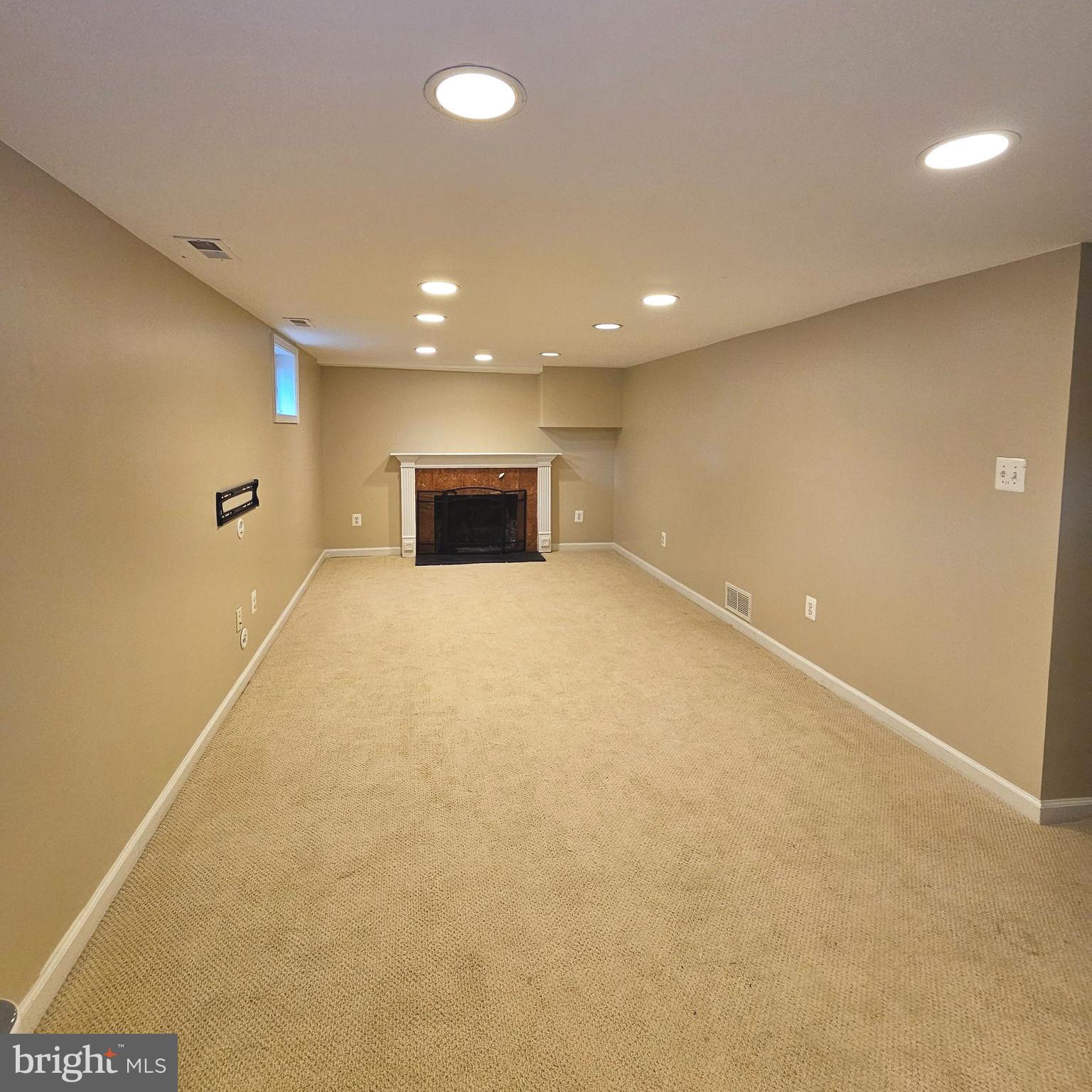 GLENCARLYN - Residential Lease