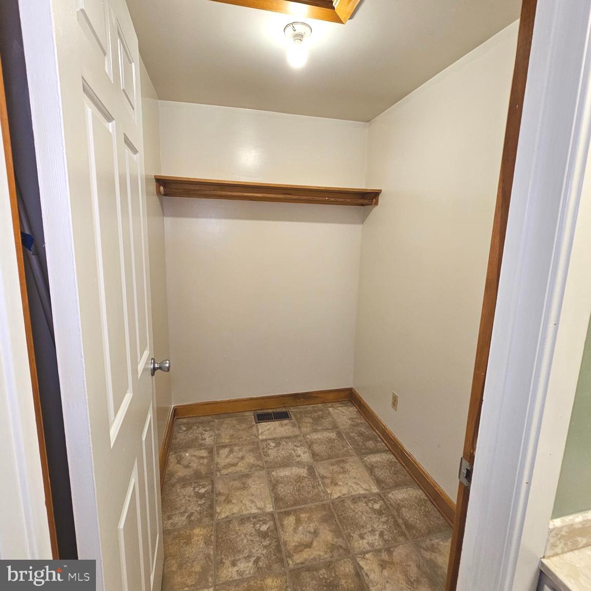 GLENCARLYN - Residential Lease