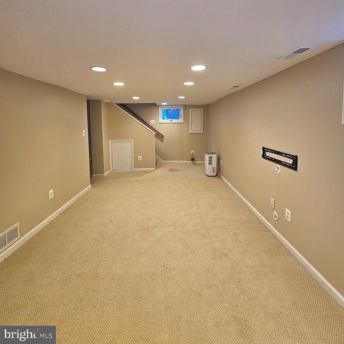 GLENCARLYN - Residential Lease