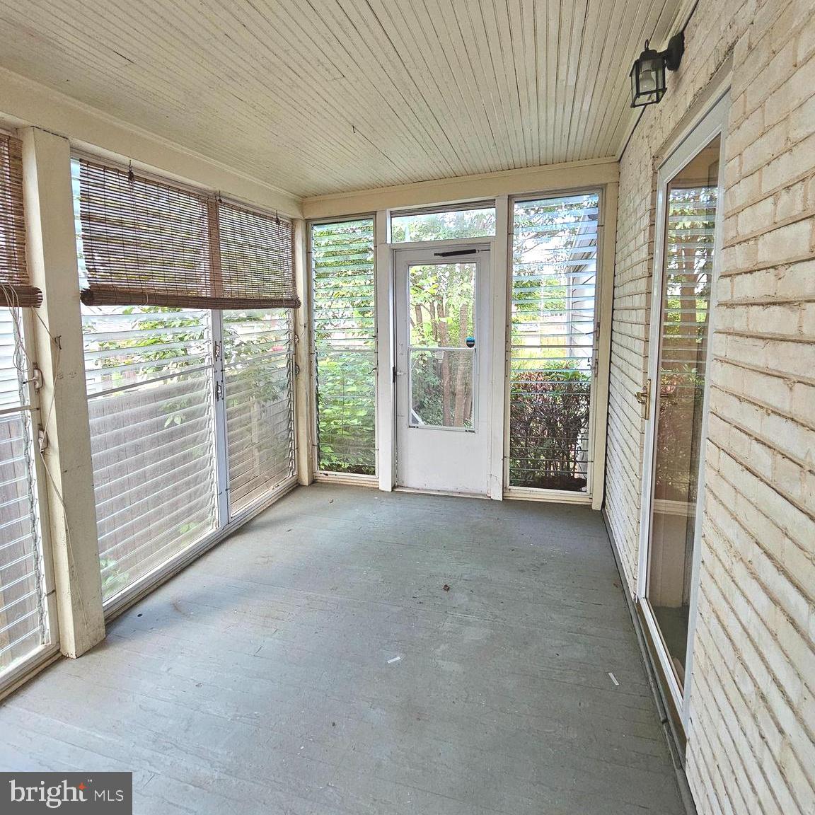 GLENCARLYN - Residential Lease