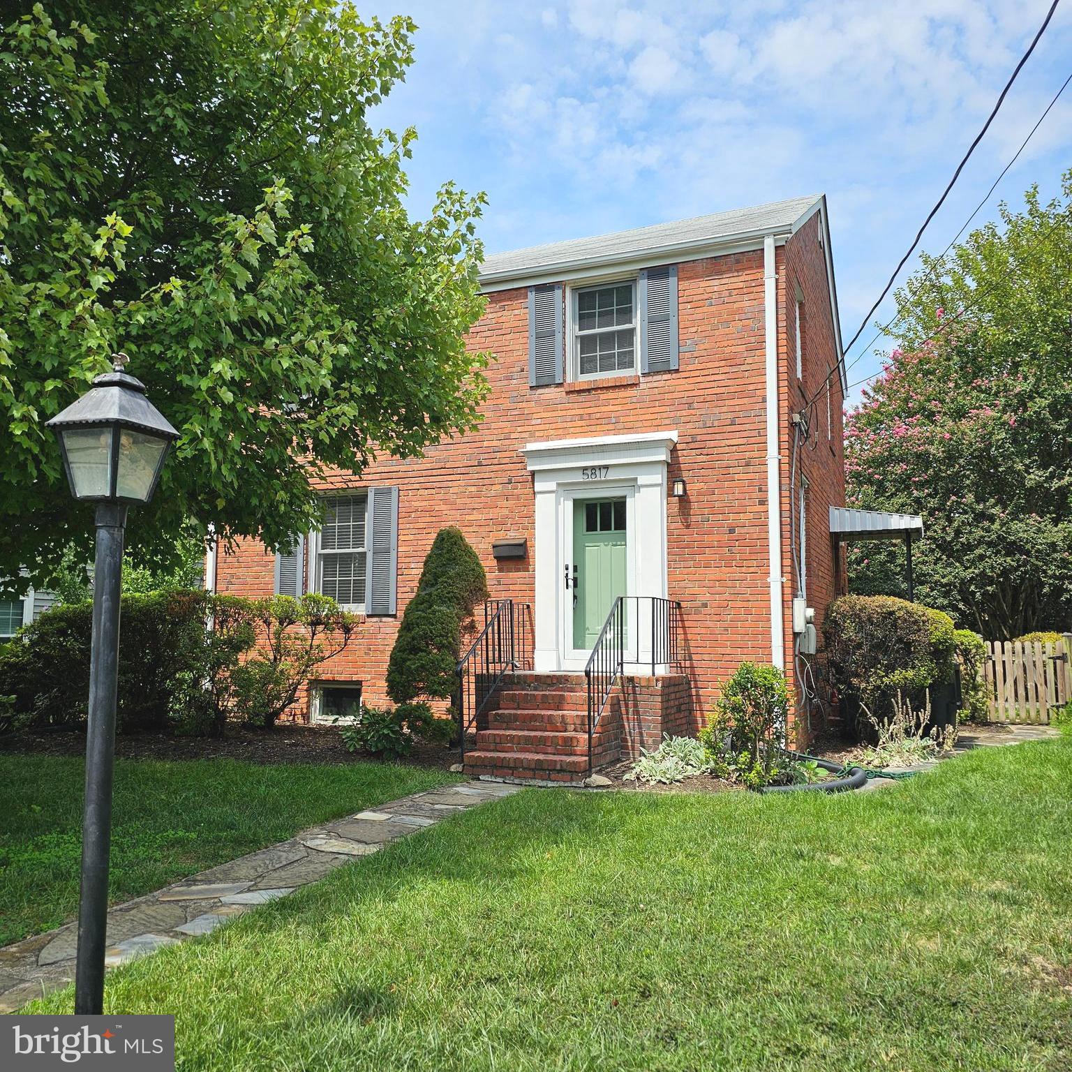 GLENCARLYN - Residential Lease