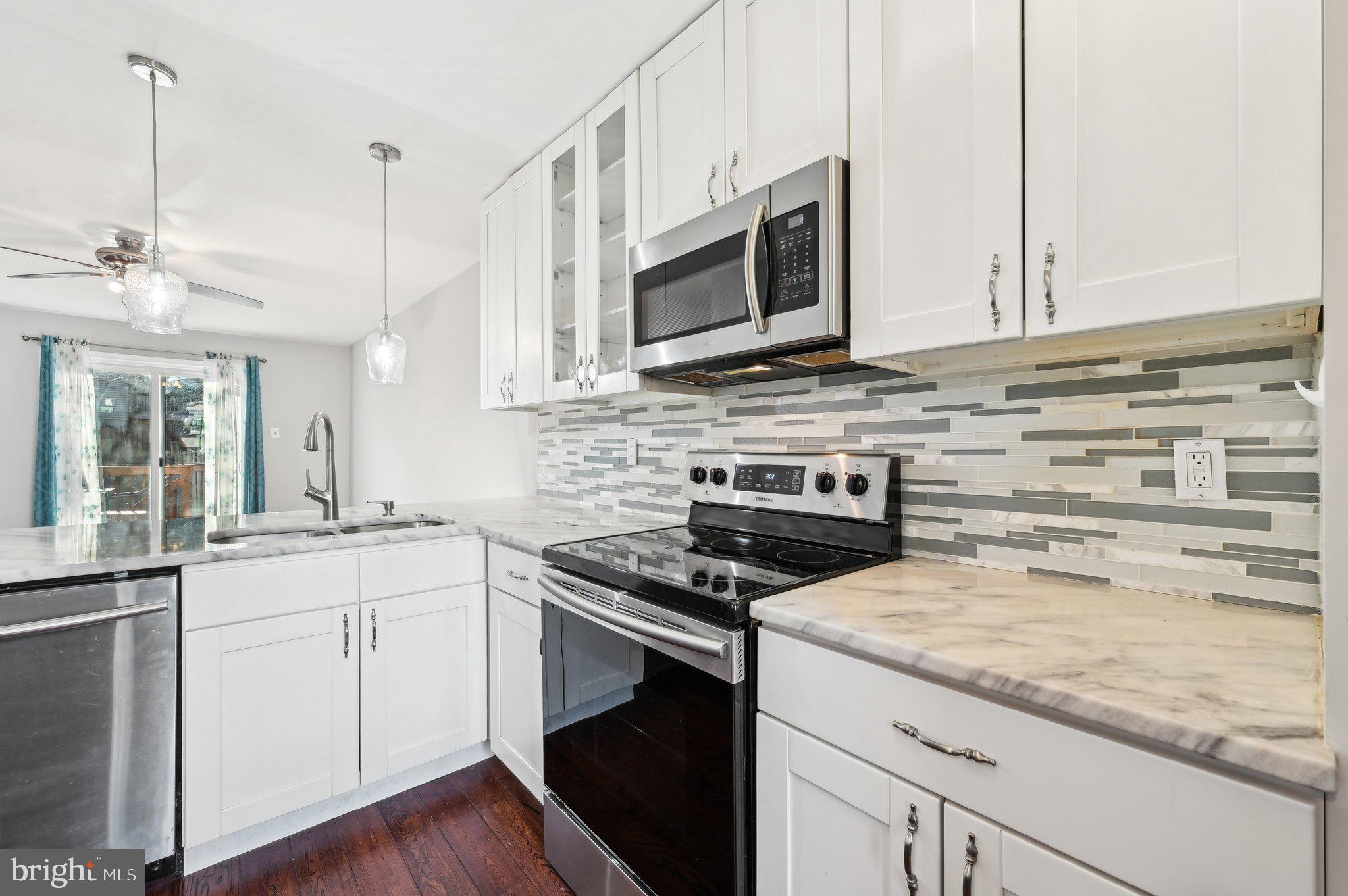 MARBLE HILL - Residential