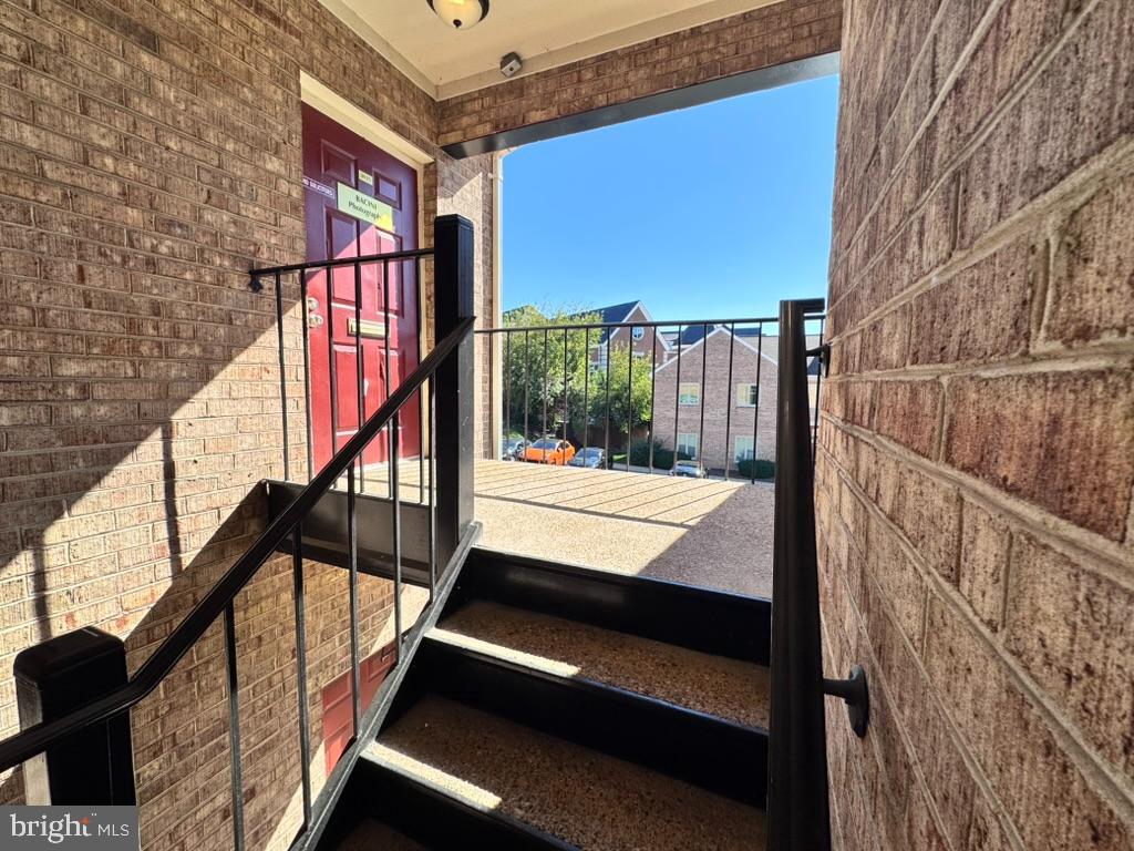 3935 UNIVERSITY DRIVE