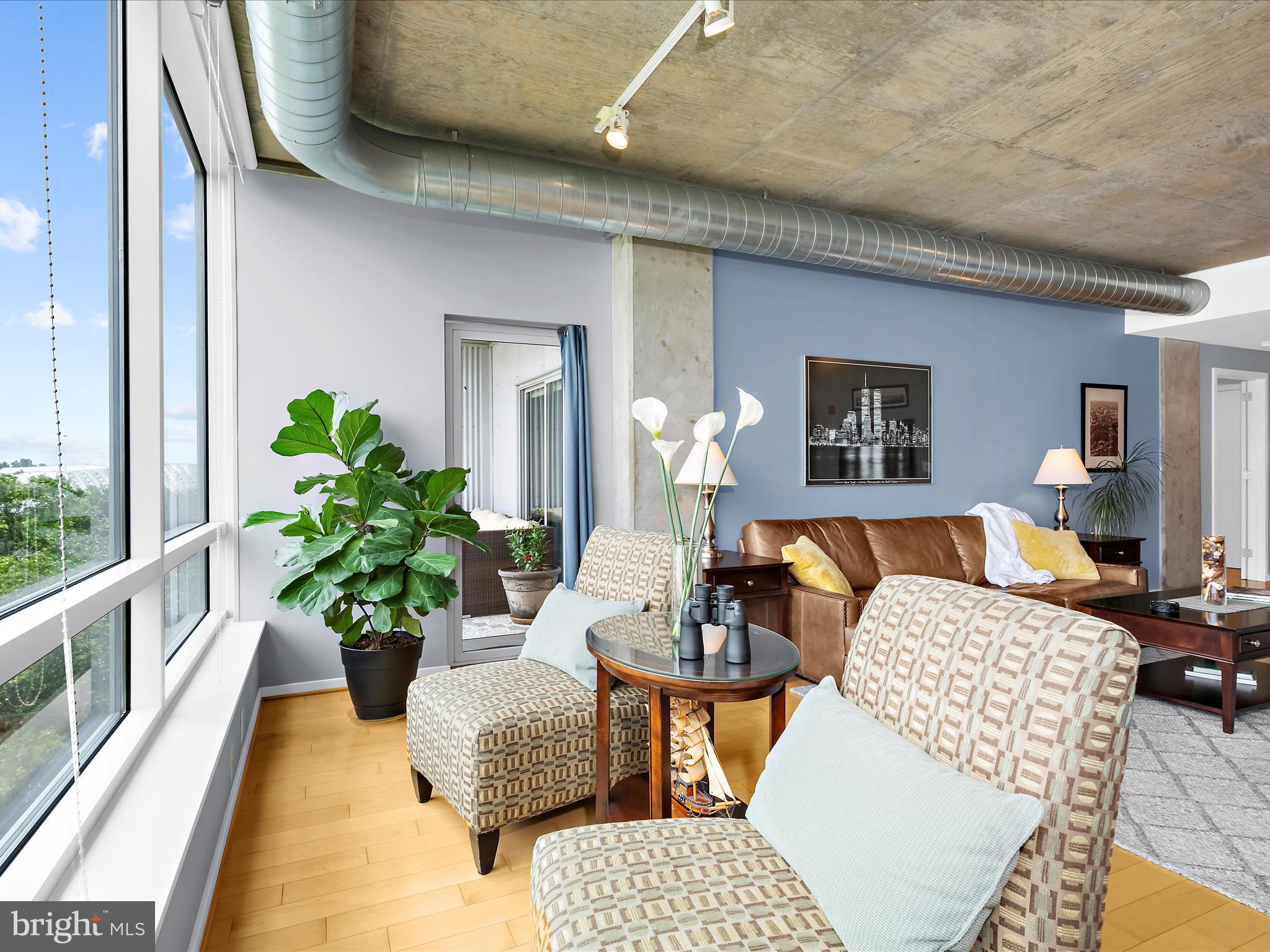 LOCUST POINT - Residential