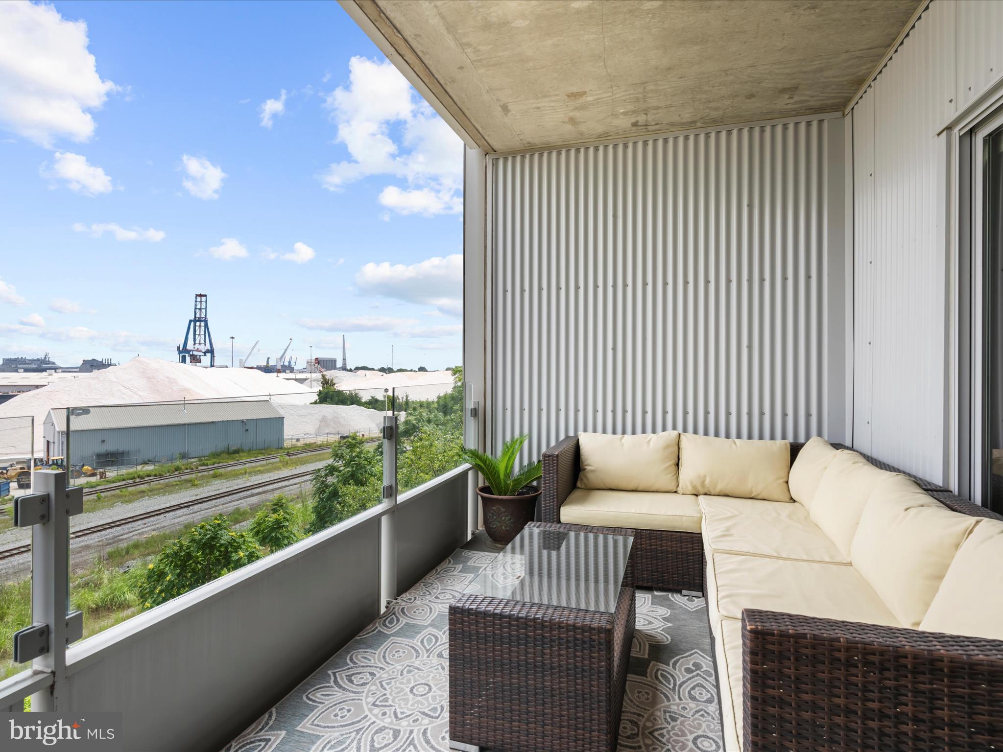 LOCUST POINT - Residential