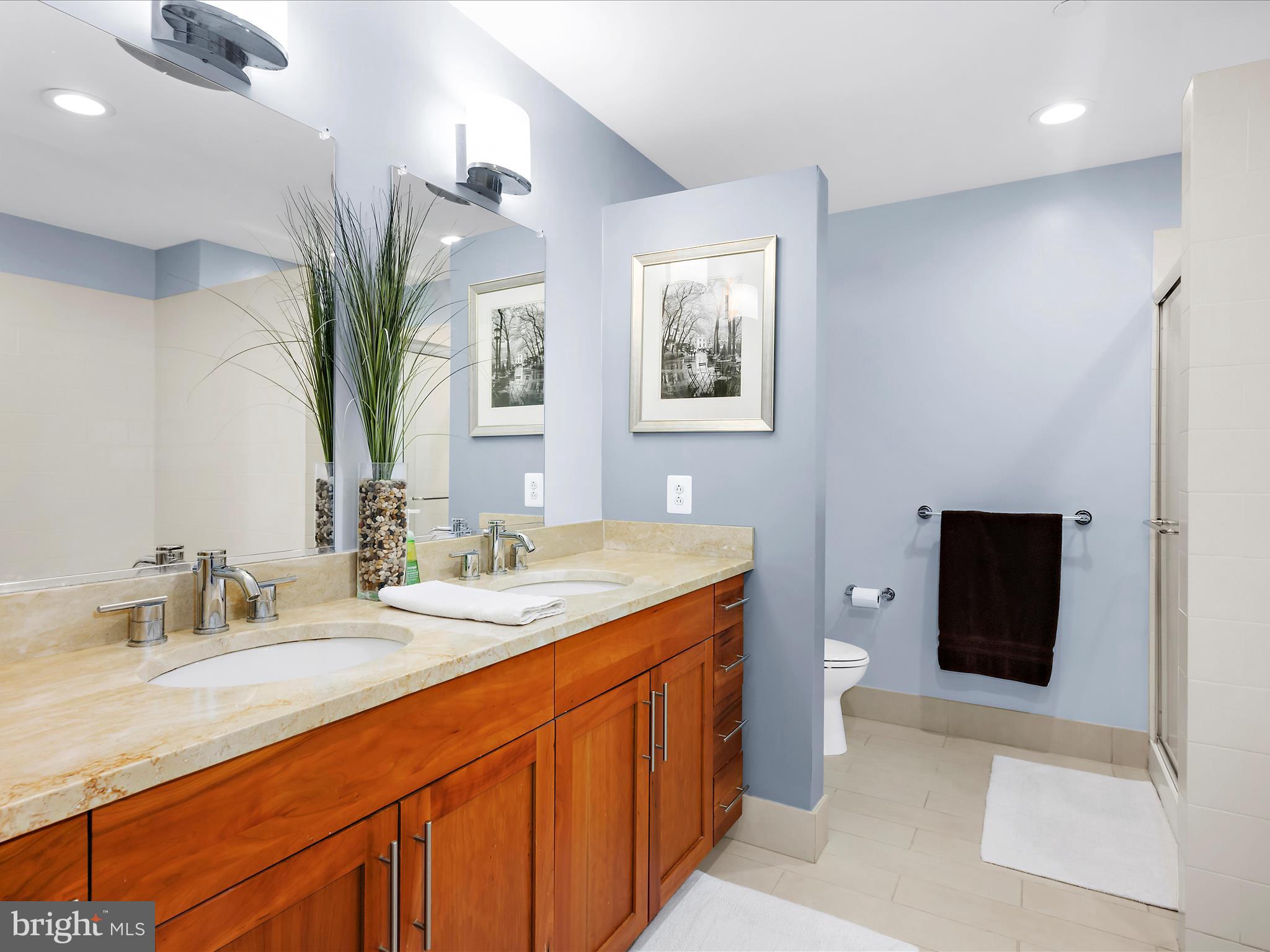 LOCUST POINT - Residential